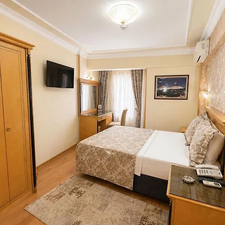 Отель The Grand Hisar De Pera Taksim 3*
